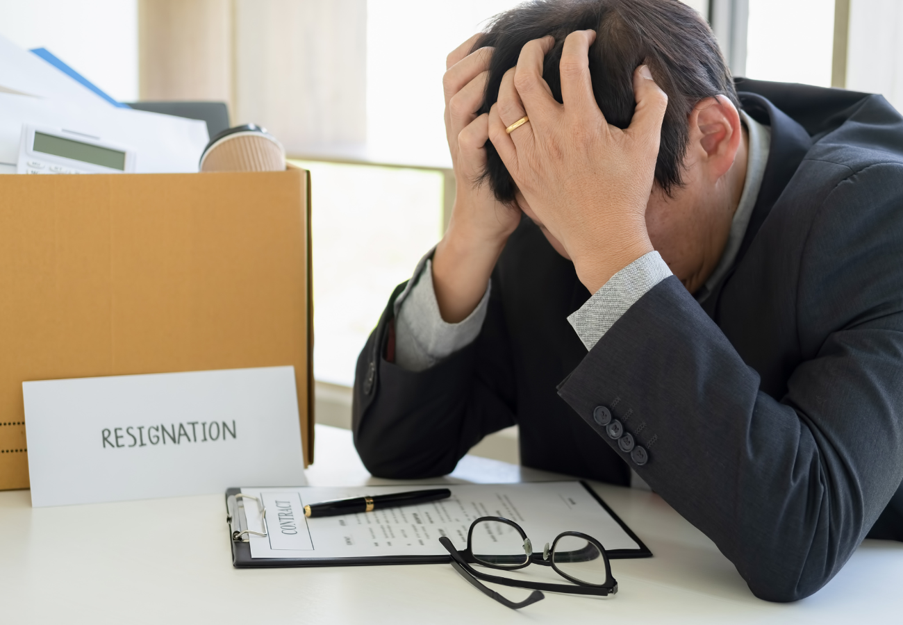 # Topic　普通解雇とは？手順やリスク・懲戒解雇との違いも解説